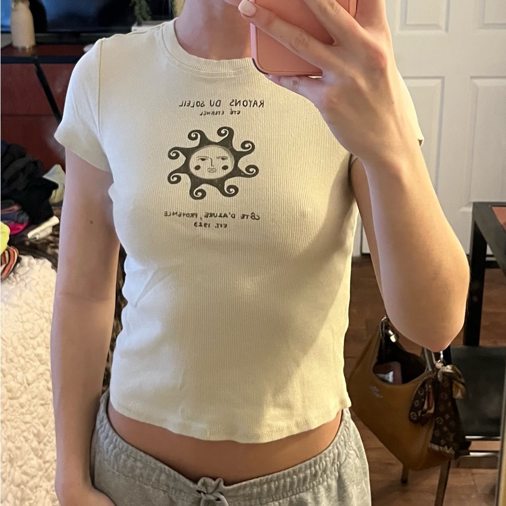H&M Cream Graphic Short Sleeve Tee